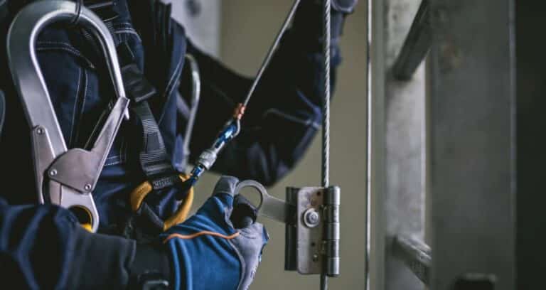 System asekuracji na drabinie